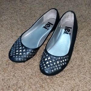 Lei black flat leather studded